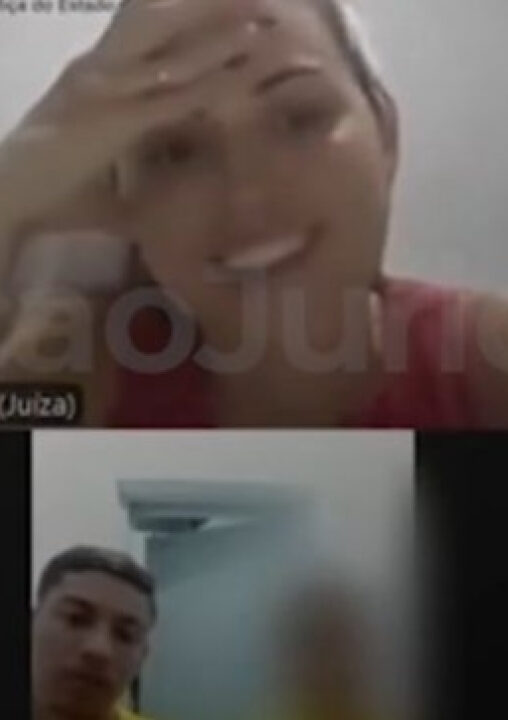 Juíza dá risada ao encontrar preso em audiência de custódia e brinca: ‘Você aqui de novo?’; VEJA VÍDEO