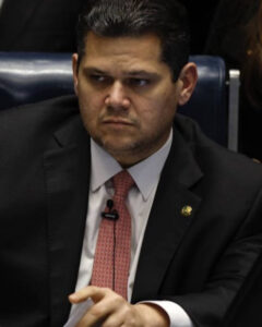 Alcolumbre quer barrar anistia