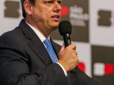 NOVA PESQUISA: Tarcísio aparece imbatível em novos números para governo de SP; VEJA