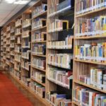 Biblioteca Municipal oferece programação cultural e serviços gratuitos à população. Empréstimo de livros, clubes de leitura, cursos de informática e atividades no programa Janela Literária