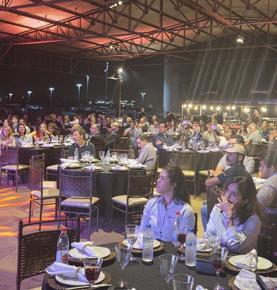 FarmLab, um laboratório a céu aberto que une tecnologia, inovação e conhecimento em prol da Agricultura 4.0 foi inaugurado pela Unimar (Universidade de Marília) e a Jacto (empresa líder mundial em agricultura de precisão). Assista entrevistas