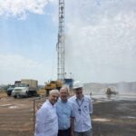 RIC Ambiental avança com as obras do novo poço profundo PG-09 no bairro Figueirinha e teste de vazão d’água é sucesso. 300.000 litros por hora. Assista entrevistas