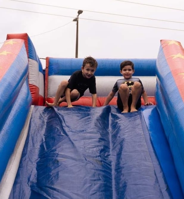 Unimed Marília celebra o Dia das Crianças com alegria e diversão. Unimed Kids promoveu integração entre colaboradores e seus filhos com atividades lúdicas em todas as unidades