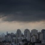 Temporal e ventos fortes em Marília. Defesa Civil alerta para tempestades, risco de queda de raios e ventos fortes em todo o estado de SP até domingo (19). Veja previsão