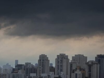 Temporal e ventos fortes em Marília. Defesa Civil alerta para tempestades, risco de queda de raios e ventos fortes em todo o estado de SP até domingo (19). Veja previsão