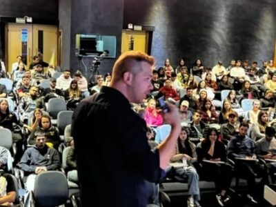 Mentoria RB.Cripto leva conhecimento, com educador financeiro Rodrigo Brito, sobre o mercado de criptomoedas a mais de 200 alunos da Unifio Ourinhos. Veja!