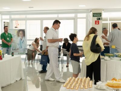 Unimed Marília celebra o Dia do Médico com café especial em homenagem aos cooperados. Com mais de 500 cooperados, a cooperativa reconhece e valoriza o papel essencial desses profissionais