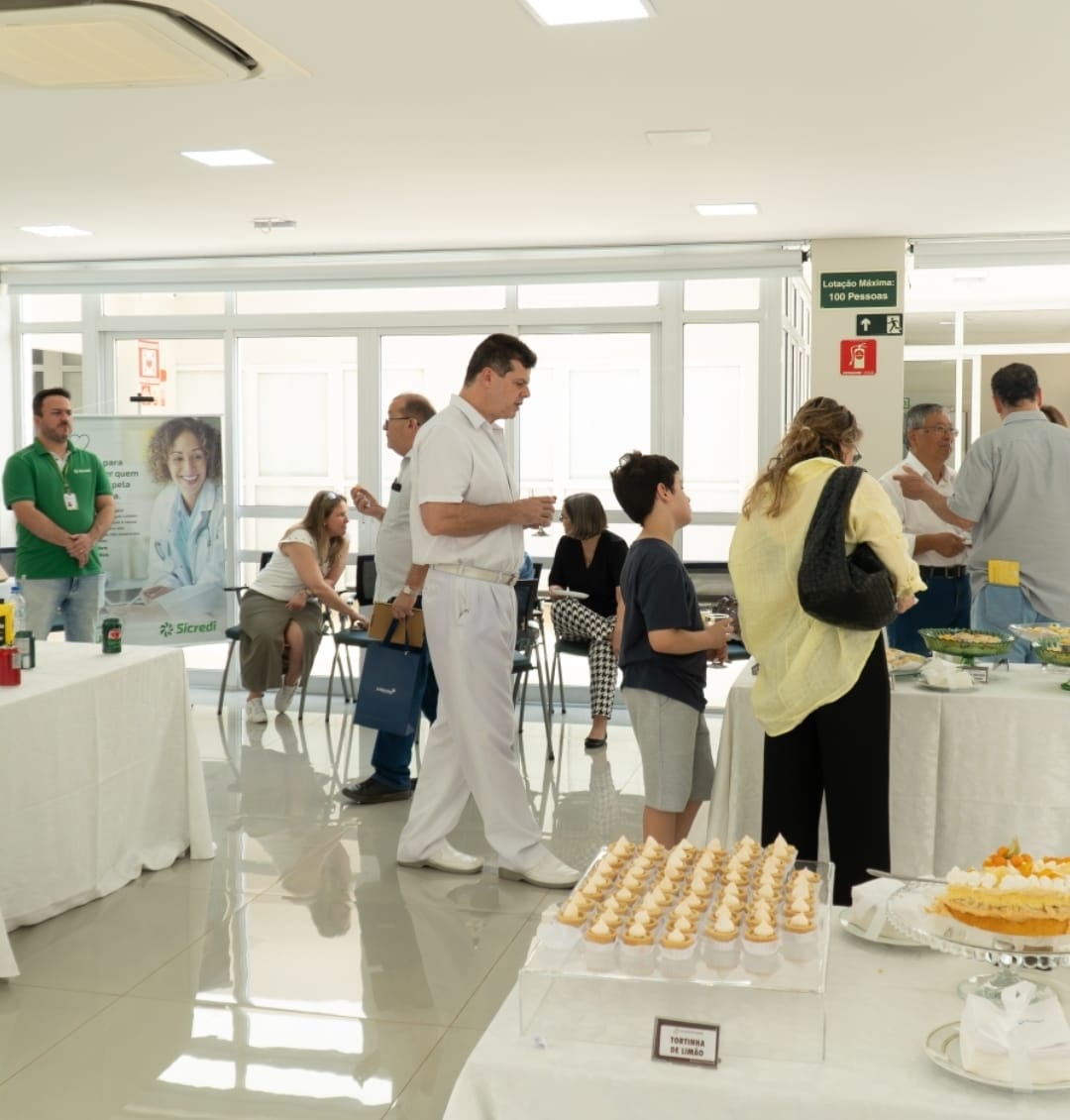 Unimed Marília celebra o Dia do Médico com café especial em homenagem aos cooperados. Com mais de 500 cooperados, a cooperativa reconhece e valoriza o papel essencial desses profissionais
