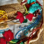 Galeria de Artes de Marília recebe a exposição ‘Unindo Linhas e Recriando Histórias’. Projeto reescreve a história de 3 mulheres da periferia da cidade. Vale muito a pena conferir