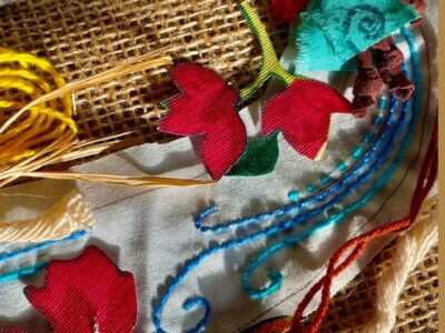 Galeria de Artes de Marília recebe a exposição ‘Unindo Linhas e Recriando Histórias’. Projeto reescreve a história de 3 mulheres da periferia da cidade. Vale muito a pena conferir