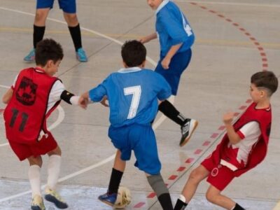 Jogos Escolares Unimed Marília 2025 encerra com novos talentos e grandes conquistas. Evento reuniu mais de 1.200 crianças e adolescentes e reforçou valores como inclusão, cooperação e respeito por meio do esporte