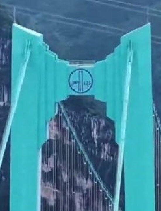 IMPRESSIONANTE: China inaugura a ponte mais alta do mundo e transforma trajeto de 2 horas em apenas 2 minutos; ASSISTA