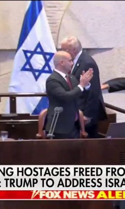 Trump é recebido de pé e com aplausos no parlamento de Israel na manhã desta segunda (13); VEJA VÍDEO