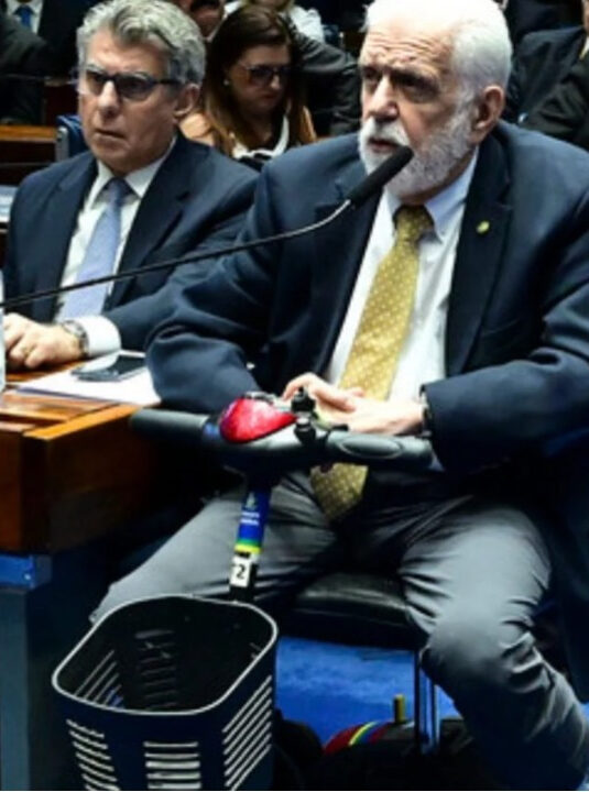 Senador petista Jaques Wagner disse que grupo terrorista Hamas “tem que ser exterminado”