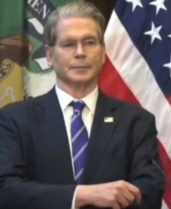 Secretário do tesouro americano endurece discurso sobre censura no Brasil e cita prisões ilegais; assista vídeo