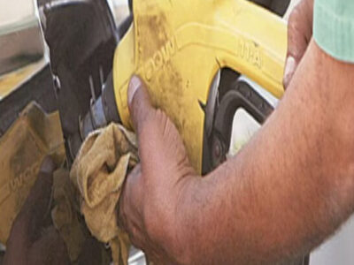 Gasolina no Brasil está 10% mais cara que no exterior, calcula Abicom