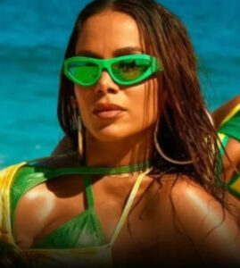 Renan Machado, irmão de Anitta, vira pai de santo