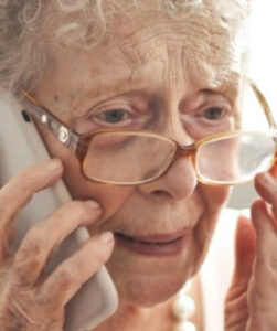 Recebeu ligação com voz idêntica a de um parente seu? Pode ser um novo golpe que usa IA