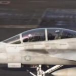 Aeronaves dos EUA caem em mar da China; tripulantes são resgatados. VEJA VÍDEO