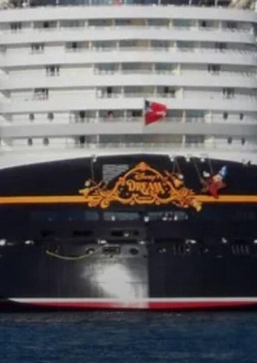 Menina de 5 anos cai ao mar durante cruzeiro da Disney. Sensores não detectaram queda por corpo ser ‘demasiado pequeno’