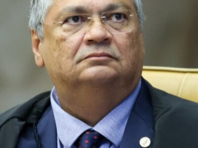 Senadores apresentam pedido de impeachment de Flávio Dino