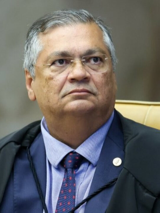 Senadores apresentam pedido de impeachment de Flávio Dino