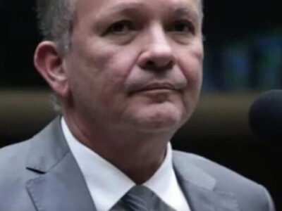 E-mail de ex-presidente do INSS revela pedido de deputado por entidade