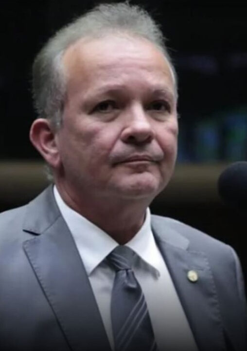 E-mail de ex-presidente do INSS revela pedido de deputado por entidade