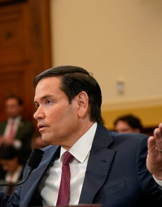 Marco Rubio liga para chanceler brasileiro e faz pergunta direta