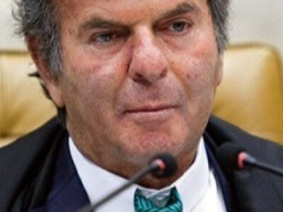 Fux alfineta Moraes por aplicar multa após pedido de auditoria nas urnas