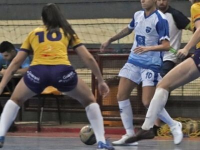 Futsal feminino de Marília estreia com vitória na Taça SMEL Adulto 2025, em São José do Rio Preto. As meninas venceram o time de Rio Preto por 5 a 2. Veja