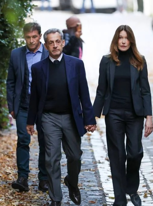 1º ex-presidente da França a ser preso começa a cumprir pena; VEJA VÍDEO