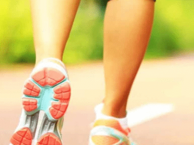 Várias caminhadas curtas ou uma longa? Estudo responde o que é melhor