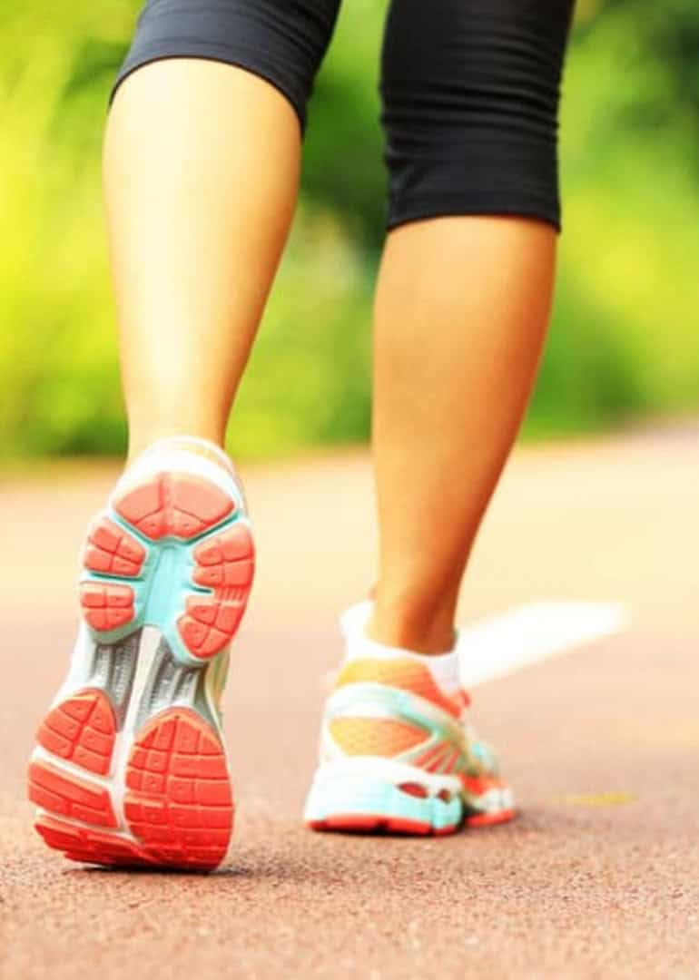 Várias caminhadas curtas ou uma longa? Estudo responde o que é melhor