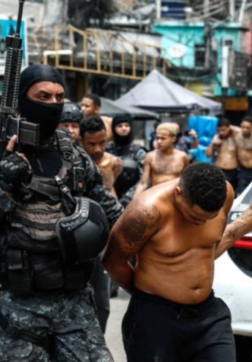 Em 2023, Lula garantiu que o Exército não entraria nas favelas