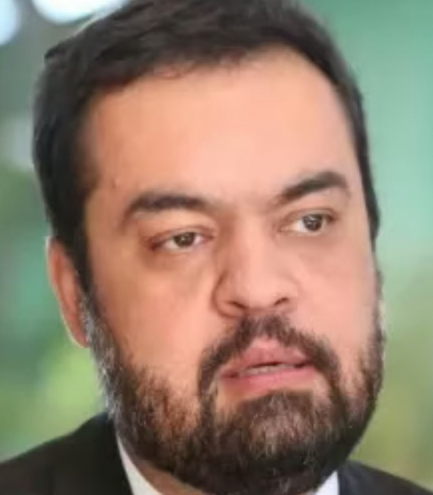 ‘Não prometeu nada e entregou tudo’: Cláudio Castro vira herói nacional após megaoperação contra o tráfico no Rio