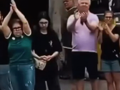 Nas ruas, cariocas aplaudem e homenageiam policiais; VEJA VÍDEO