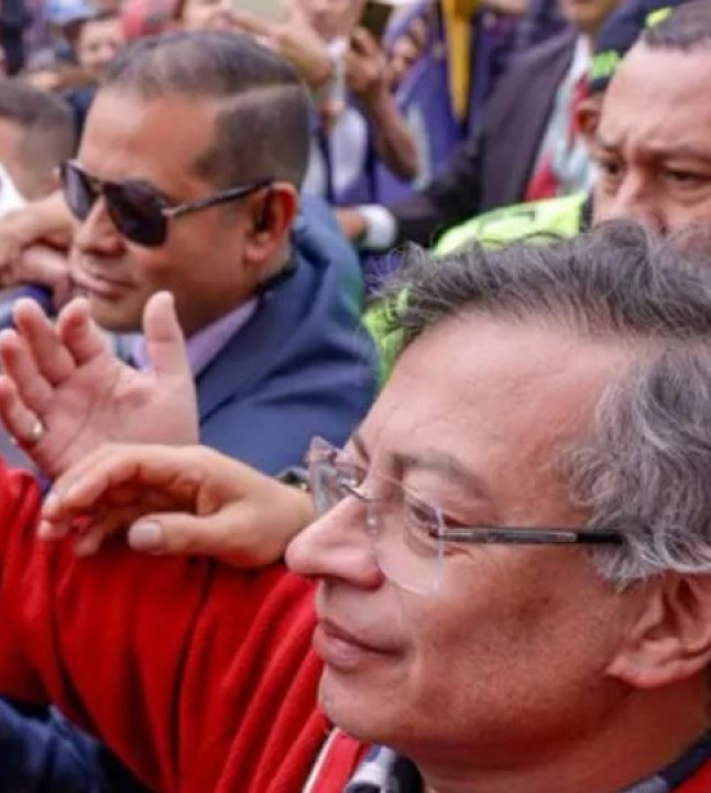 Presidente da Colômbia culpa ‘nazistas de Bolsonaro’ por mortes em operação no Rio