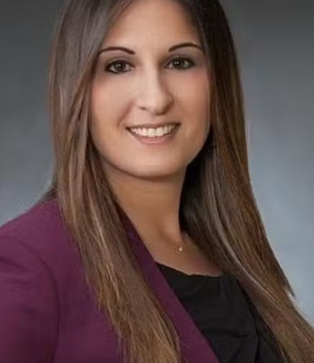 Senadora é presa e indiciada após filmar rivais na cama para silenciar críticas a ela