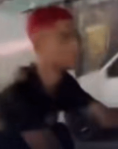 No último vídeo, antes de ser decapitado no RJ, Ravel ostentou fuzil e moto BMW