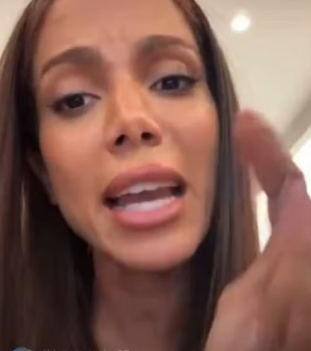 A cantora Anitta cobra de Lula e pede uma mulher na vaga de Barroso no STF