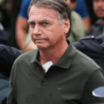 Bolsonaro pede autorização para fazer aniversário de filha de 15 anos