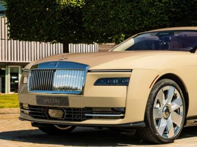 Rolls-Royce cria carro para homenagear cão de clientes; veja fotos