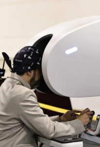 Inédito no mundo: Brasil realiza telecirurgia robótica com internet de baixo custo