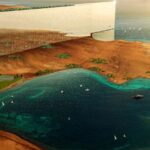 Com 170 quilômetros de extensão, 500 metros de altura e 200 de largura, este megaprojeto bilionário na Arábia Saudita custará R$ 2,6 trilhões e abrigará 9 milhões de pessoas em uma cidade espelhada sem carros, sob o sol do deserto