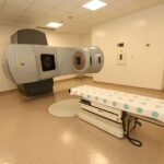 Oncologia da Santa Casa de Marília realiza 4.812 cirurgias por ano e oferece tratamento contra o câncer na sua integralidade. São 32.400 consultas, 20.904 exames e 17.880 sessões de quimioterapia. Quase tudo pelo SUS. Veja