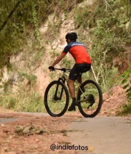 Com mais de 500 ciclistas Marília sedia rste mês outro grande evento de cicloturismo na Rota das Capelas Alto Cafezal. Percurso ecumênico possui 100 quilômetros. Conecta fé com turismo, natureza e história. Inscreva-se por aqui