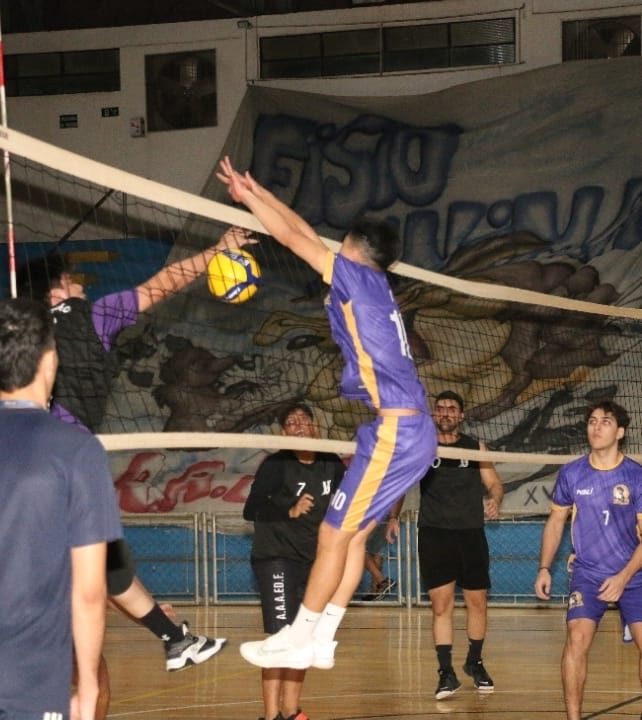 7ª Olimpíada Acadêmica com participação das atléticas e integração entre os cursos é realizada pela Universidade de Marília. Futebol, futsal, natação, basquete e vôlei foram disputados