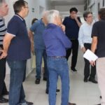 Médicos da primeira turma da Famema participam de encontro e visitam setores da Santa Casa de Marília. O provedor Norival Carneiro Rodrigues destacou contribuição deles na história da instituição
