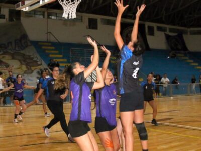 Unimar encerra dois dias da 7a. edição dos Jogos Olímpicos com integração, espírito esportivo e participação histórica das Atléticas. Teve quadras cheias, torcidas animadas e grande participação de atletas. Confira!